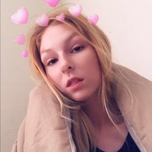 Meet your Posher, Emily